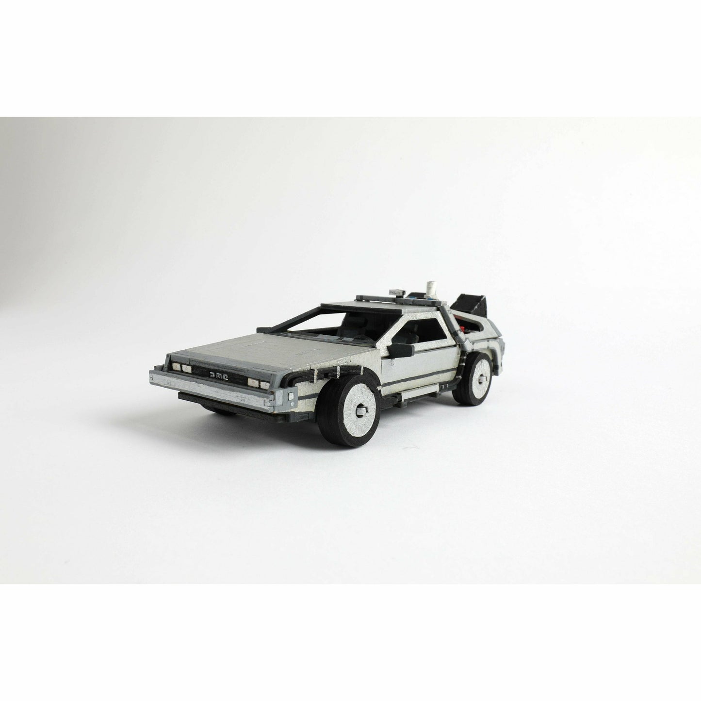 IncrediBuilds: Back to the Future: DeLorean Book and 3D Wood Model Model Kit Insight Editions