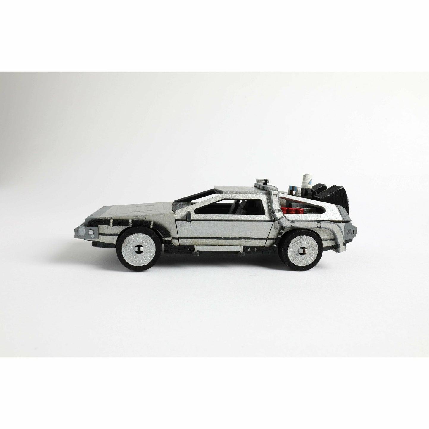 IncrediBuilds: Back to the Future: DeLorean Book and 3D Wood Model Model Kit Insight Editions