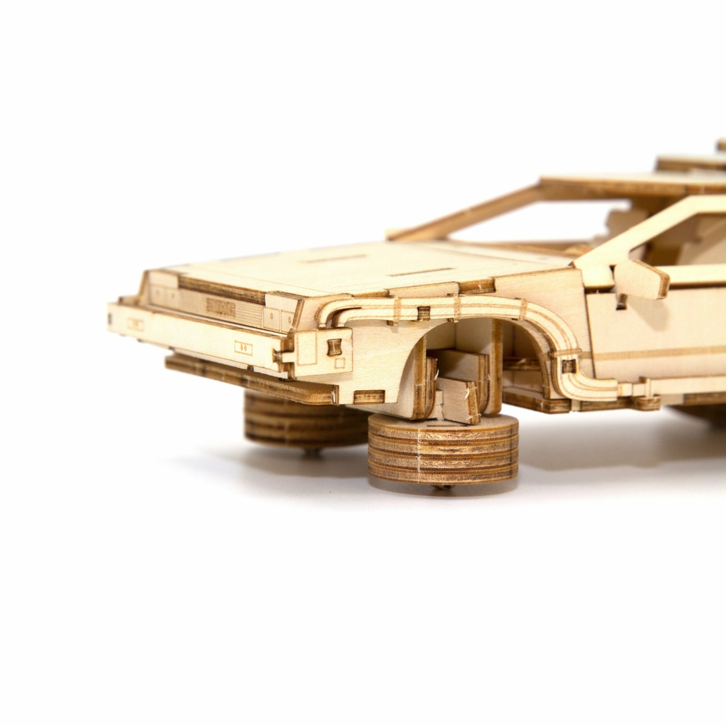 IncrediBuilds: Back to the Future: DeLorean Book and 3D Wood Model Model Kit Insight Editions