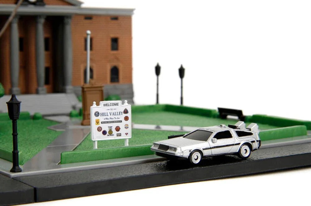 Back to the Future die-cast Courthouse diorama with DeLorean & Toyota vehicles Die-cast Model Cars Jada Toys