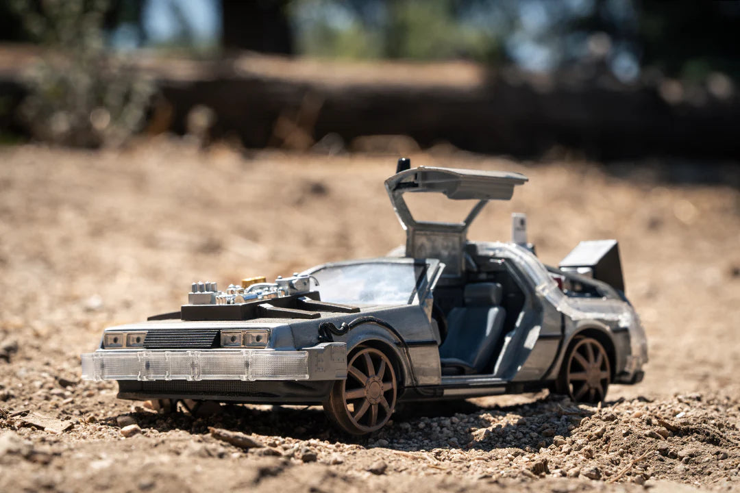 Back to the Future Part III (rail version) die-cast 1:24 scale Back to the Future Part III (rail version) die-cast 1:24 scale