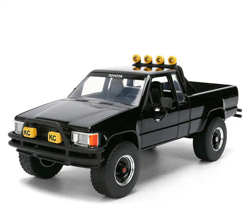 Back to the Future "Hollywood Rides" Toyota SR5 Pickup 1:24 scale with Marty's Skateboard