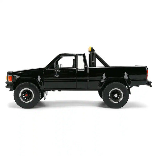 Back to the Future "Hollywood Rides" Toyota SR5 Pickup 1:24 scale with Marty's Skateboard