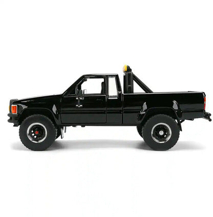 Back to the Future "Hollywood Rides" Toyota SR5 Pickup 1:24 scale with Marty's Skateboard