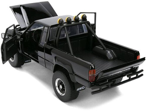 Back to the Future "Hollywood Rides" Toyota SR5 Pickup 1:24 scale with Marty's Skateboard