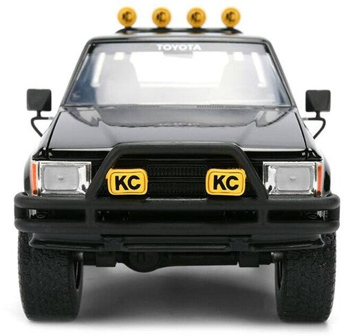 Back to the Future "Hollywood Rides" Toyota SR5 Pickup 1:24 scale with Marty's Skateboard