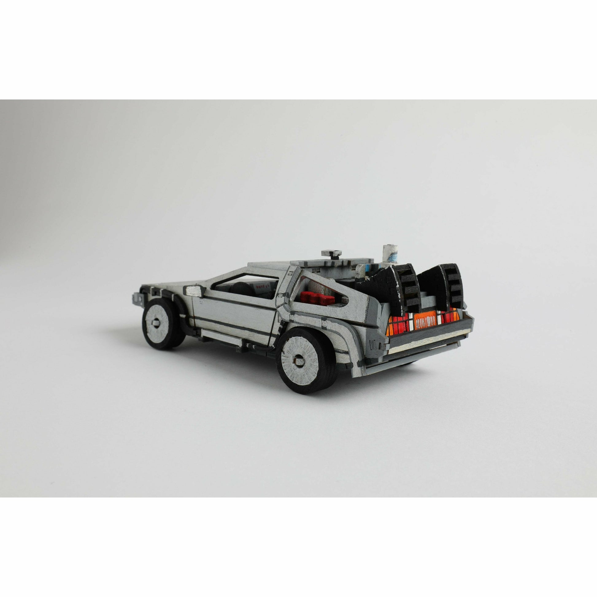 IncrediBuilds: Back to the Future: DeLorean Book and 3D Wood Model Model Kit Insight Editions