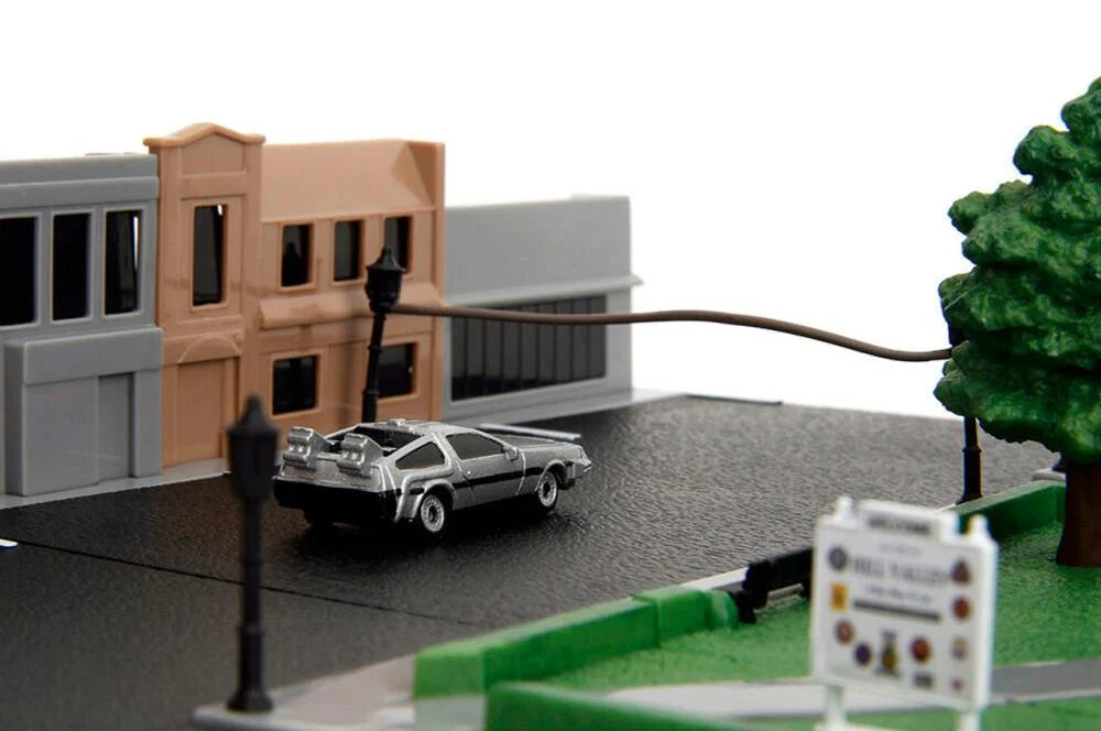 Back to the Future die-cast Courthouse diorama with DeLorean & Toyota vehicles Die-cast Model Cars Jada Toys