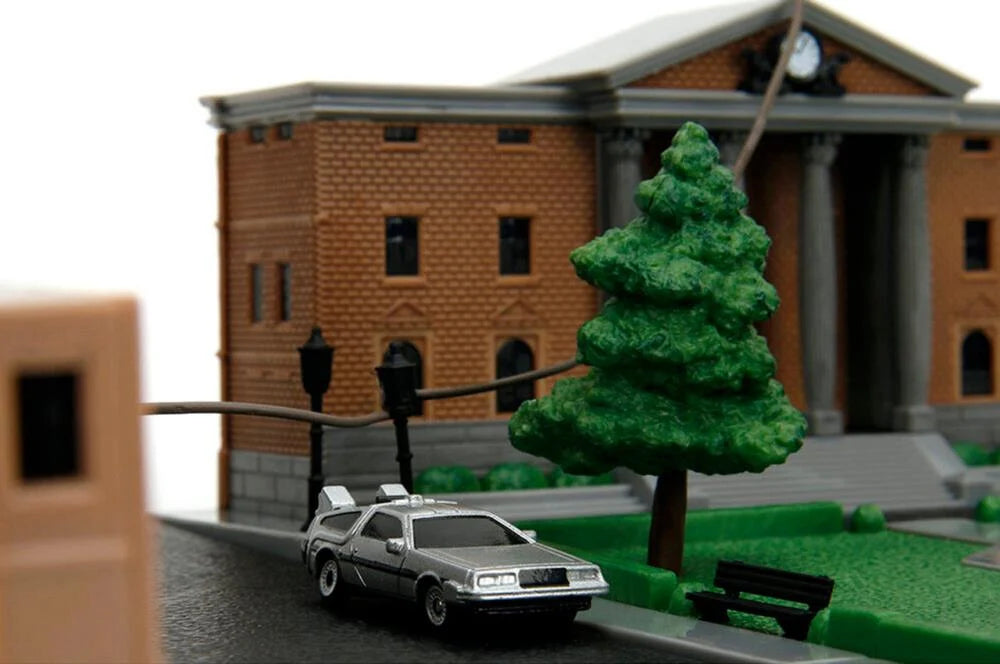 Back to the Future die-cast Courthouse diorama with DeLorean & Toyota vehicles Die-cast Model Cars Jada Toys