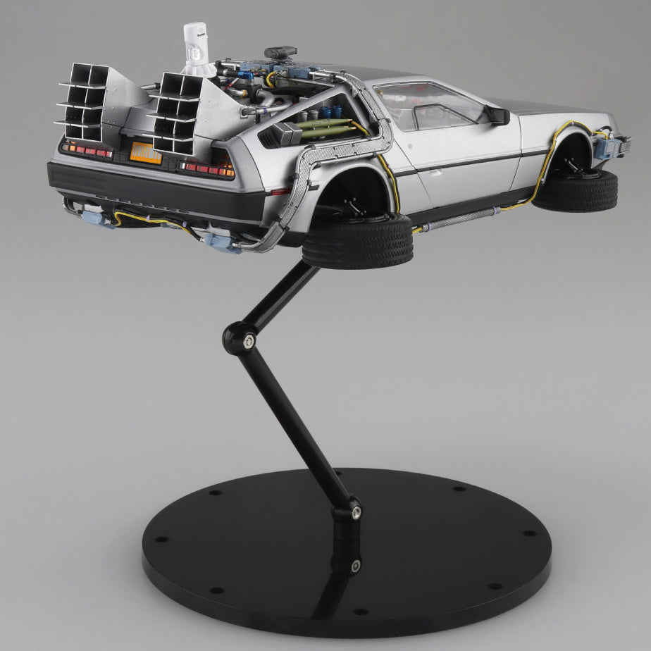 Back to the Future Part II DeLorean Time Machine 1:24 Scale Model Kit ...
